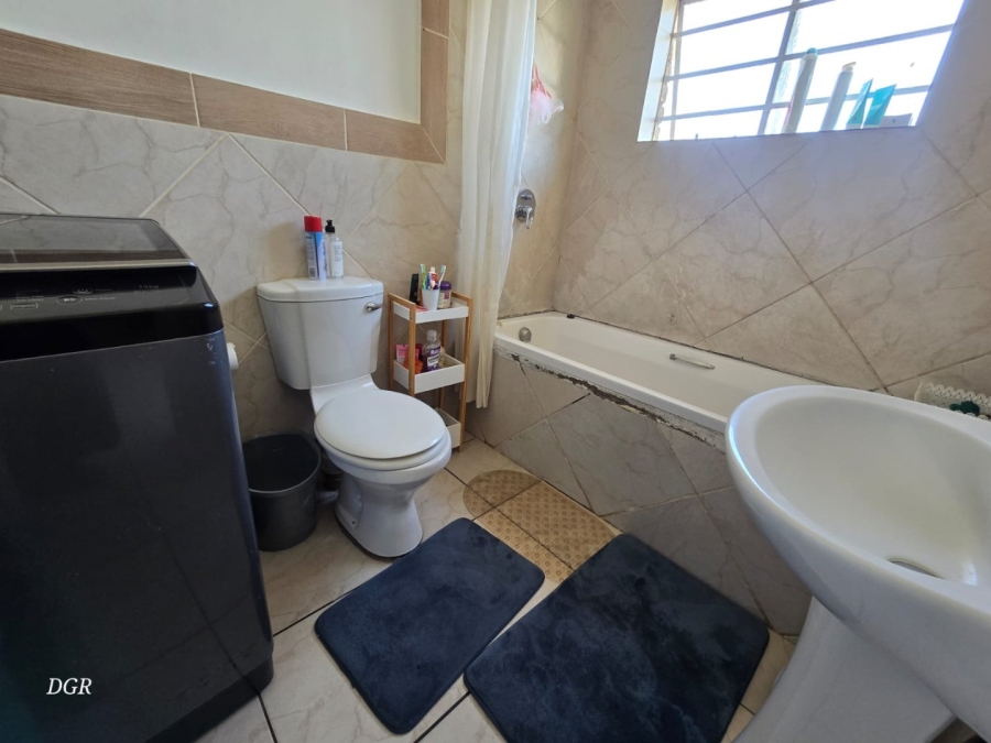 2 Bedroom Property for Sale in Diamant Park Northern Cape